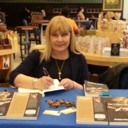 Bectons Own Mrs. Hopper Signs New Book Deal